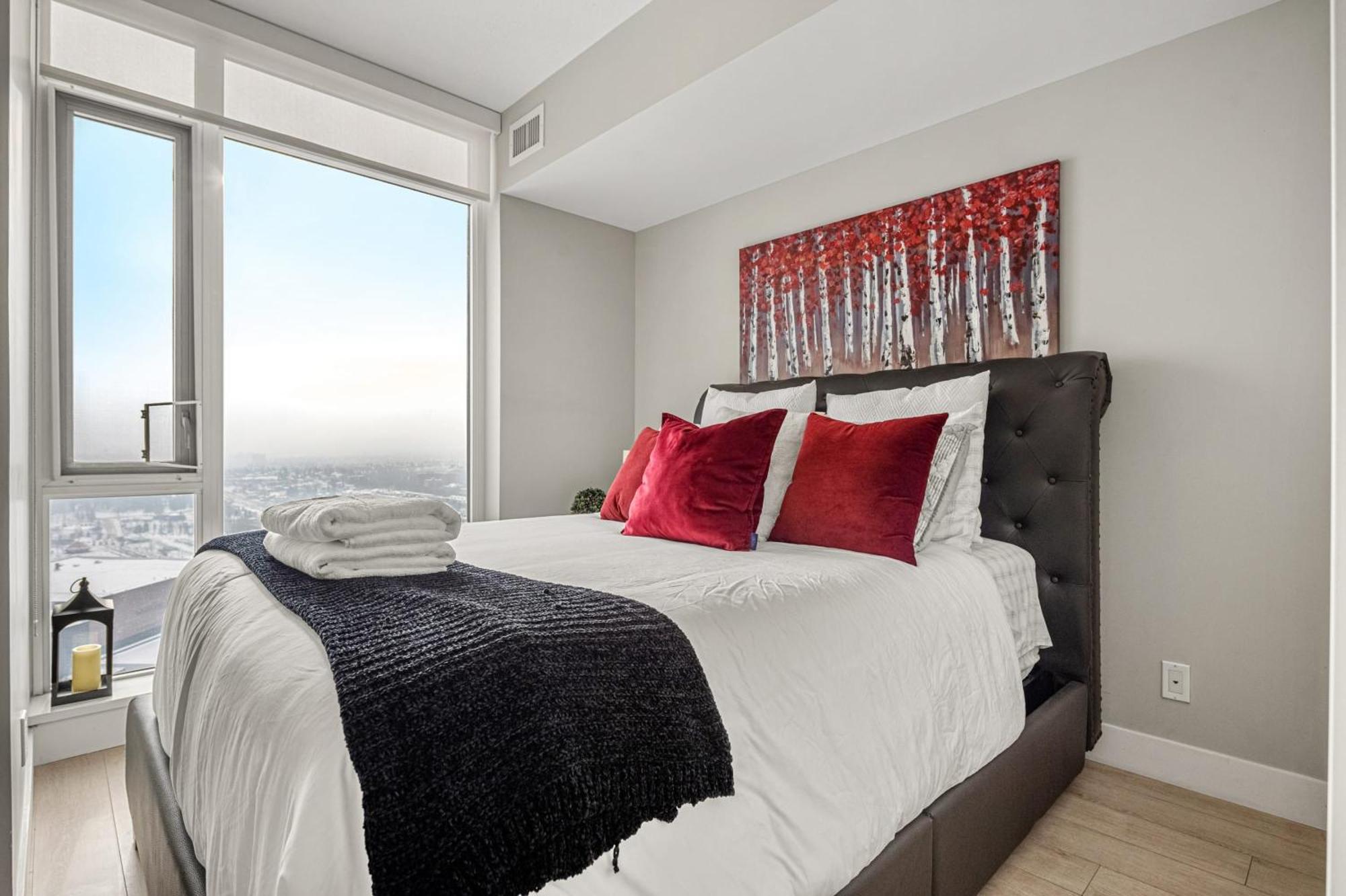 Stunning 34Th Floor Views, Prime Downtown Location - Near Stampede, Casino, Bars! Free Banff Pass, Parking, Wine! Villa YYC Kültér fotó
