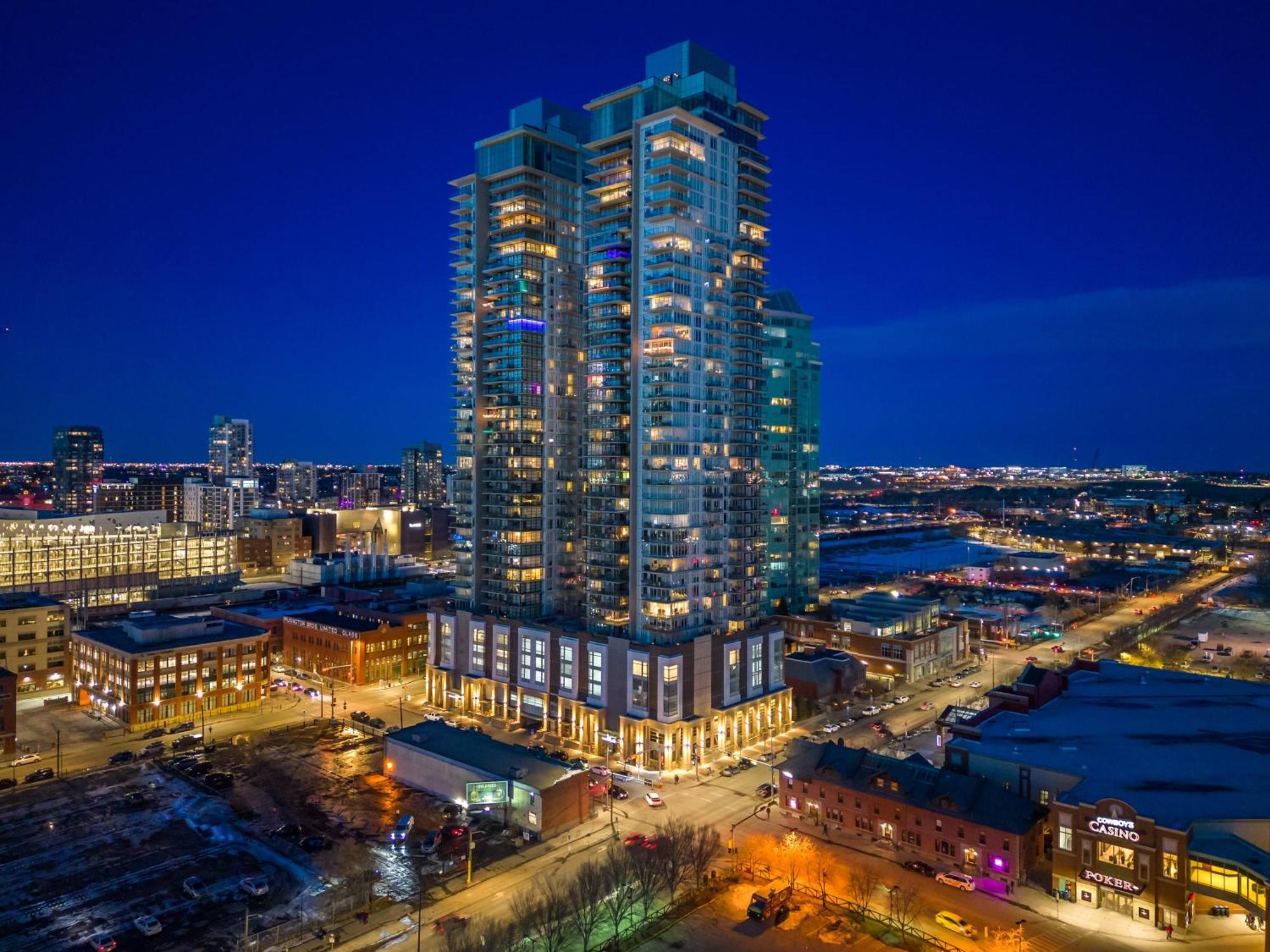 Stunning 34Th Floor Views, Prime Downtown Location - Near Stampede, Casino, Bars! Free Banff Pass, Parking, Wine! Villa YYC Kültér fotó